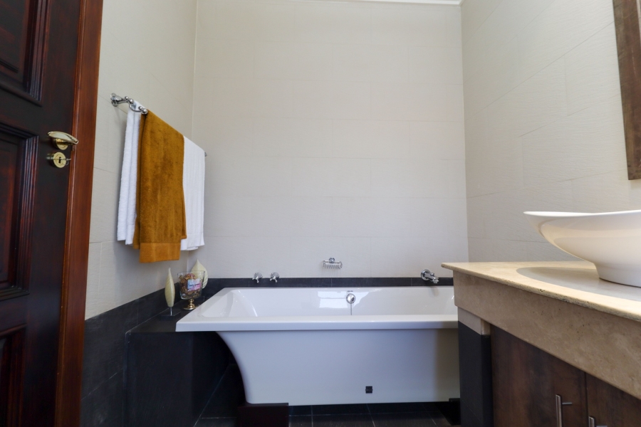 4 Bedroom Property for Sale in Heuwelsig Free State